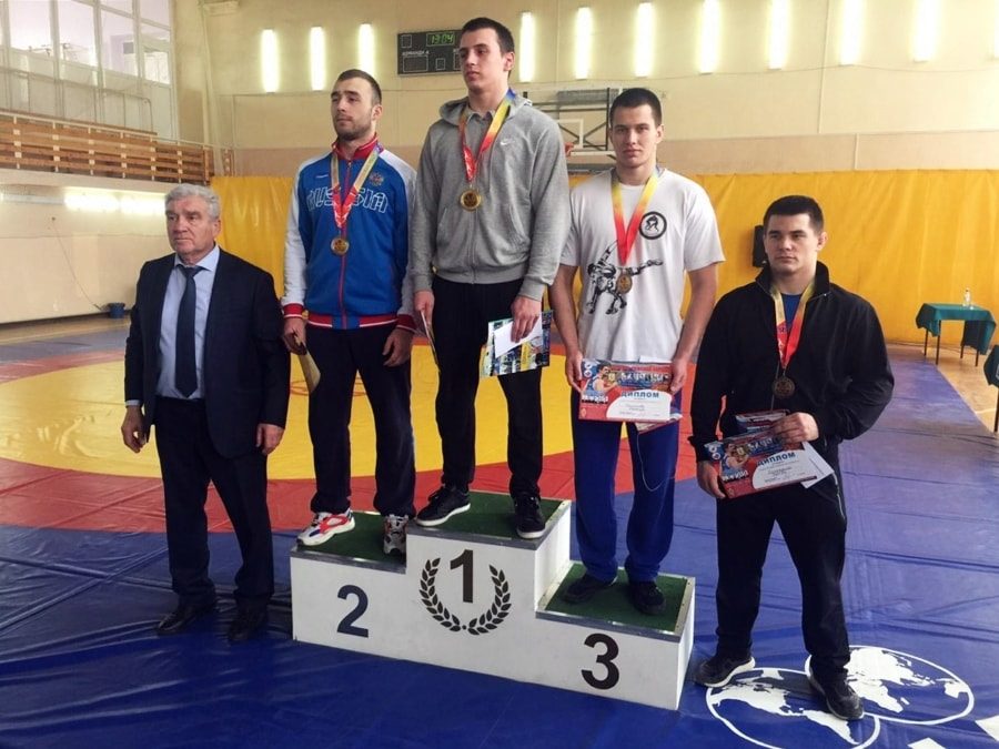 Два севастопольских борца оформили путевки на чемпионат России